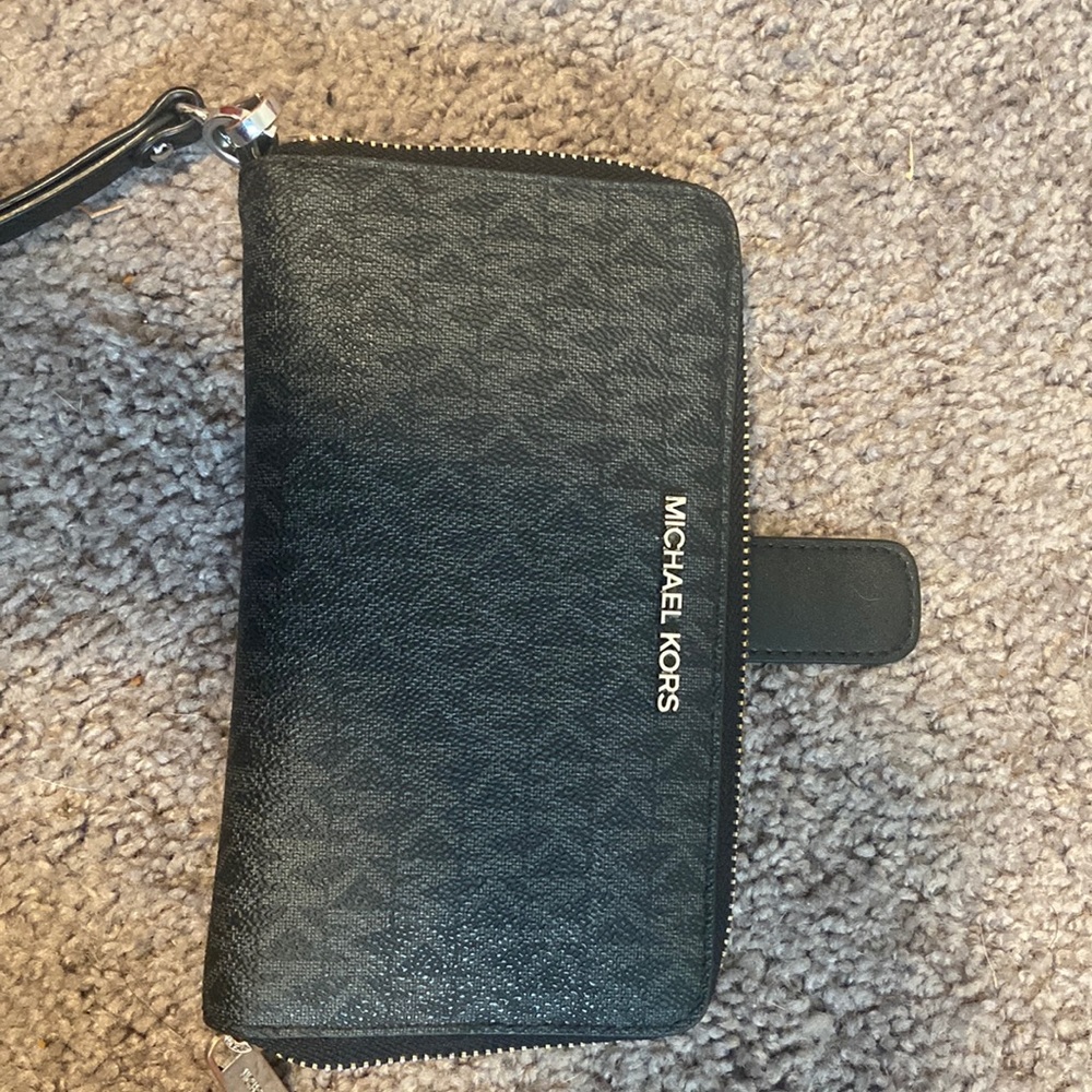 Michael kor wallet